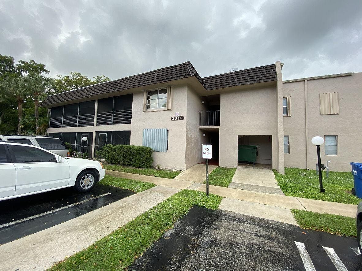 2800 Riverside Dr #203 — Coral Springs, FL